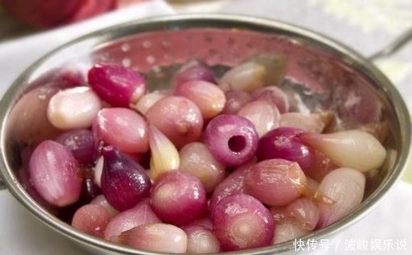 大蒜泡酒对男性好处多多,功效多多,牢记为身边人健康泡一些