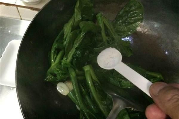 中餐的菜谱|西餐厨师为什么没办法跟着中餐菜谱做菜？看看我们的菜谱，太难了