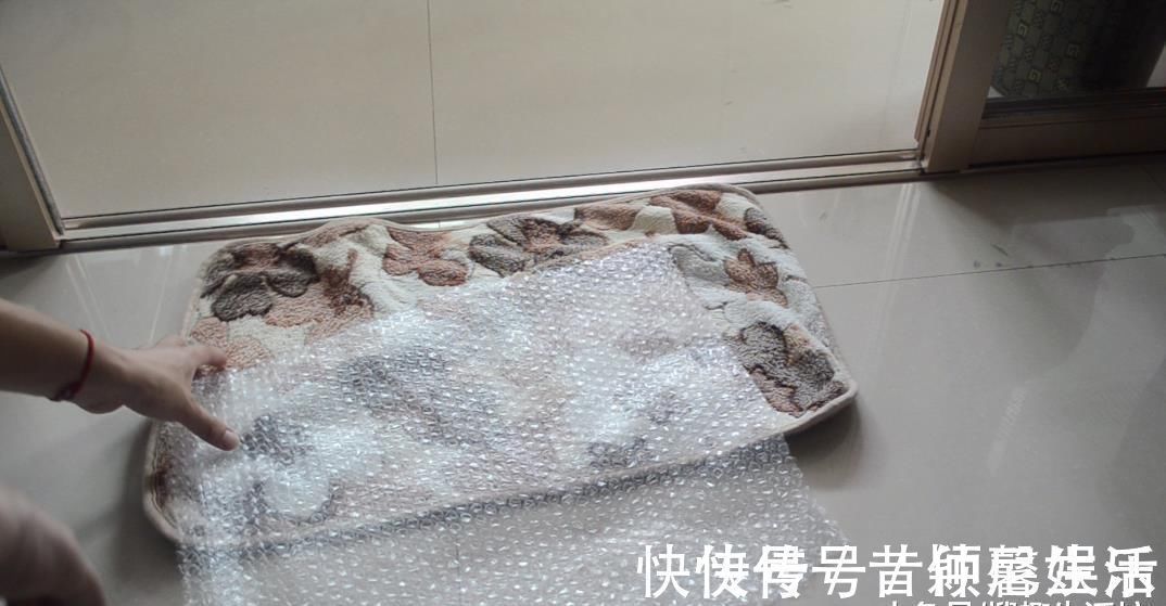 快递箱|快递箱里的气泡垫别扔了, 没想到还有这么多妙用, 看完赶紧去试试