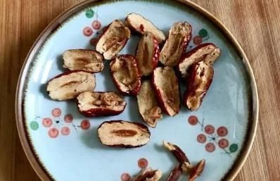 天敌|失眠的“天敌”被发现。红枣搭配此物一起吃,让你一觉睡到大天亮