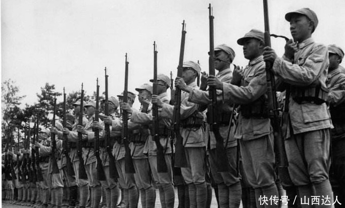 警卫班长|解放战争期间此人误闯敌阵，敌兵反喊他“首长”，招降两万士兵