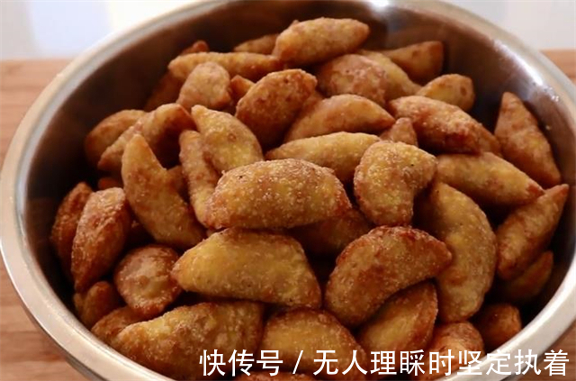 炸油糕不用买,教你在家就能做,外酥里糯,口感香甜,超好吃