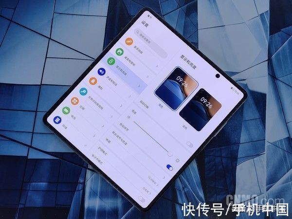 折叠屏|荣耀Magic V评测：用科技讲好产品故事 演绎折叠精彩