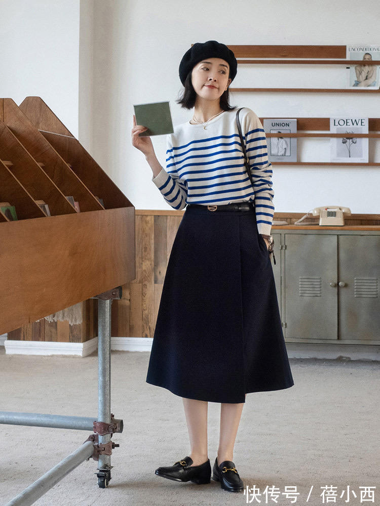 v领|这才是40岁女人衣橱该有的秋季单品,百搭不老气,让你穿出好气质