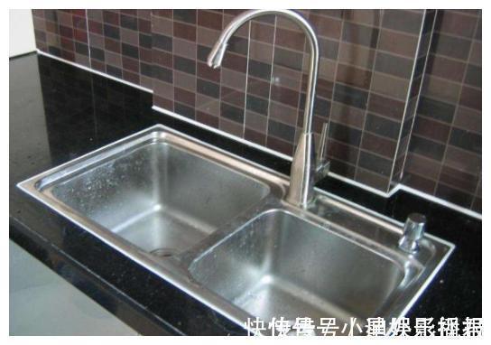 塑钢泥|卫生间不用玻璃胶,用久发霉超恶心,用它代替,缝隙立马干净如初