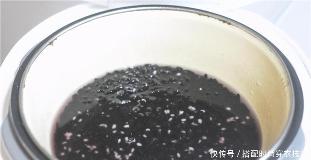  早餐|女人，别只会吃红枣啦！天冷多吃它，入锅一蒸，晶莹剔透香喷喷！