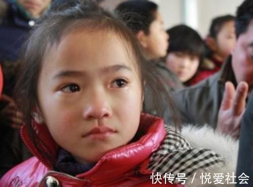 孩子|“新型攀比”进入校园,学生身上穿着普通校服,脚上却是上千块的耐克