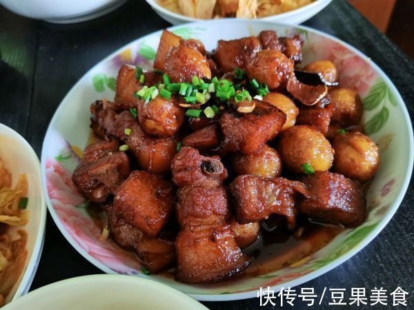 五花肉|可口好上手的鹌鹑蛋版红烧肉，再也不担心吃不上饭了