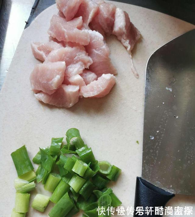 芋头|它是“碱性食物之王”,女性要常吃,头发乌黑顺滑,腰肢更细了