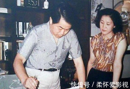 须遵德$他长期靠朋友接济,却与朋友妻约会20年,还把朋友2个儿子改了姓