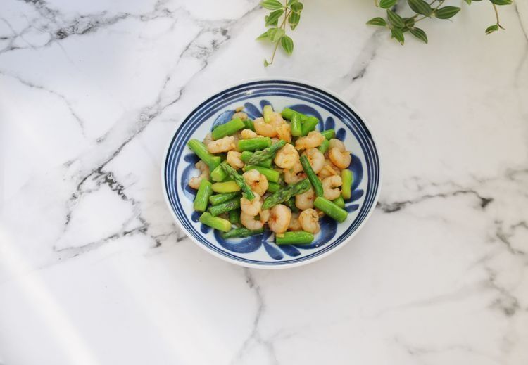 芦笋搭配虾仁，简单炒一炒，清新鲜美，营养好吃