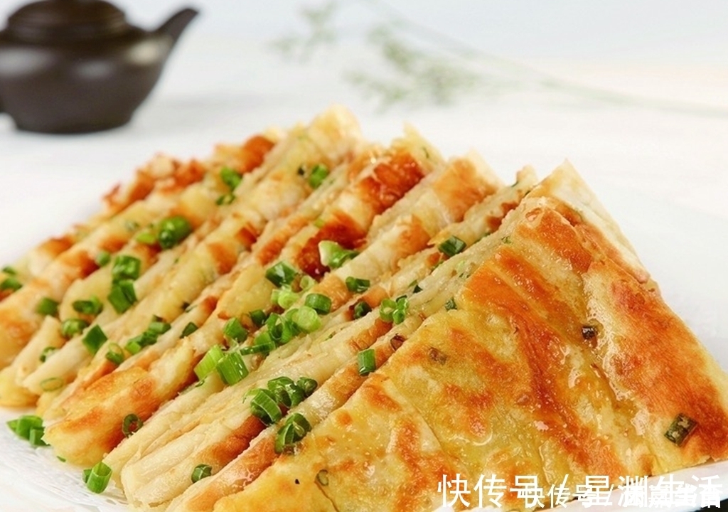 和面|烙饼和面时,一定别直接加水,多加“1步”,又软香又出层