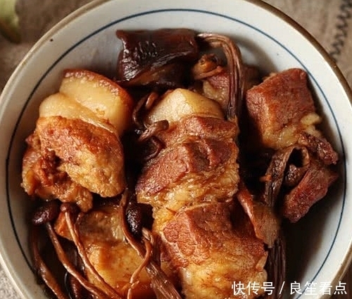 几道农家菜,香辣解馋,还异常鲜美,家人胃口大开吃得津津有味!