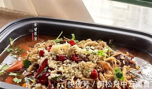 此菜上桌米饭都不够了,食材丰富多样做法也简单,好吃不敢多做!