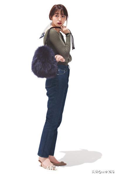 不仅品位高级！7种撘配，回答为什么藏青色的包比黑色更加百搭