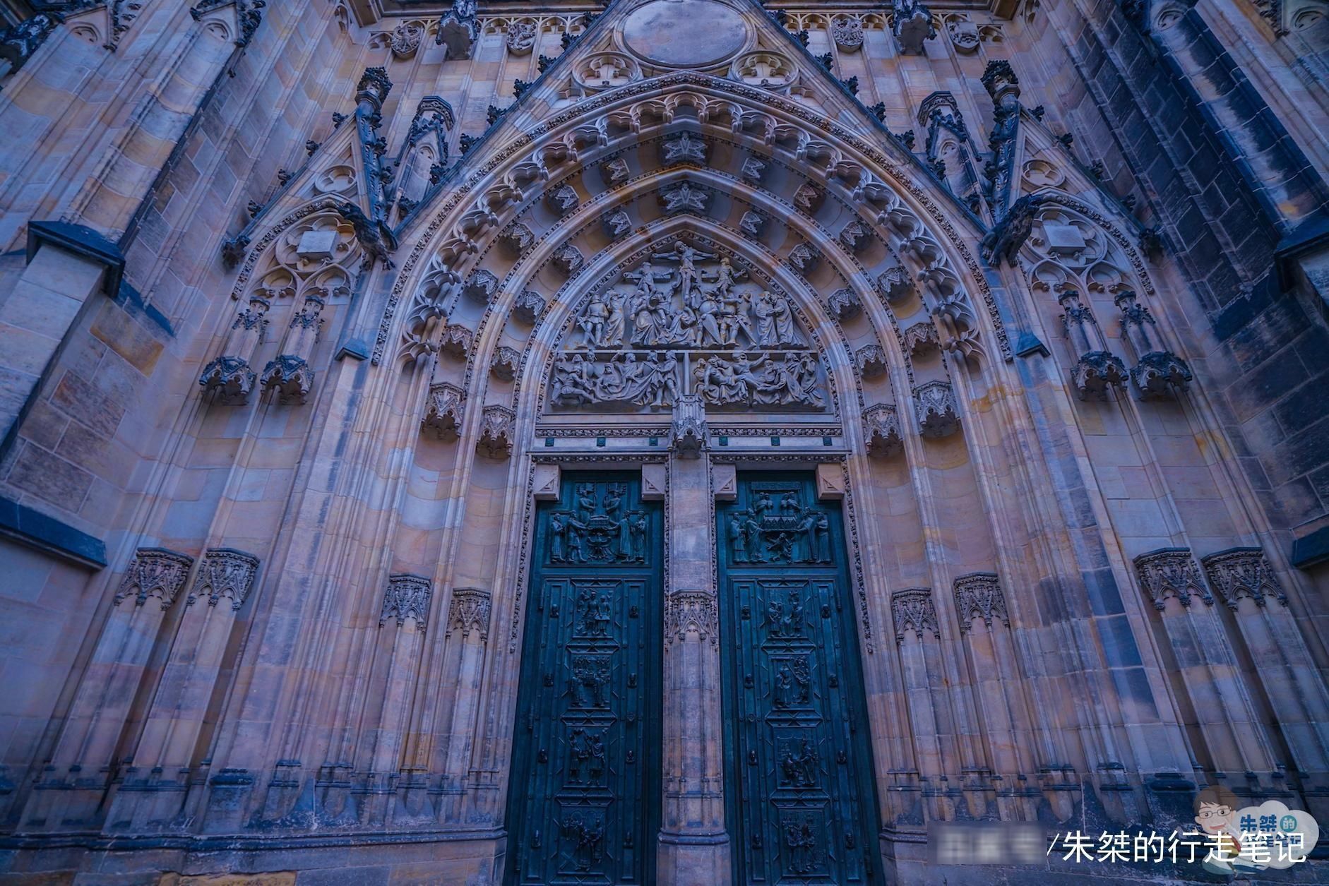 游览|全球第一个整座城市被指定为世界文化遗产的城市,只需步行游览