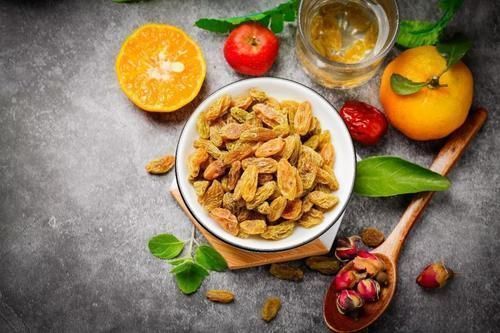 冰糖|葡萄干别干吃!这样泡一下,秒变强心剂、止咳药!