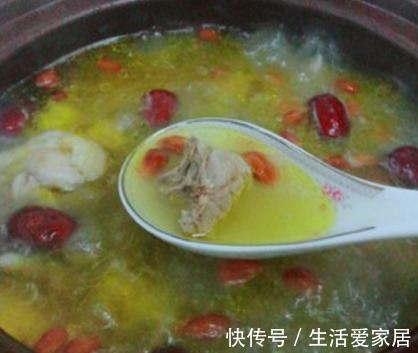做板栗炖鸡时,板栗什么时候放?放对了时间,鸡肉软烂,板栗香甜