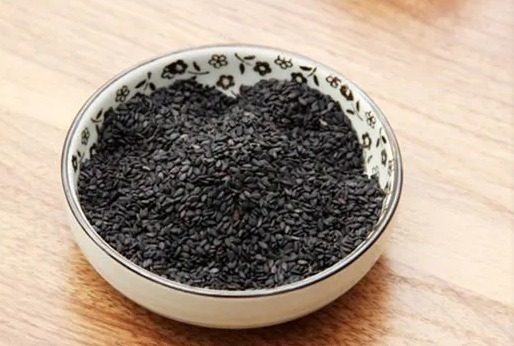 最佳吃法|黑芝麻最大的功效不是乌发,而是?每天一把效果显著