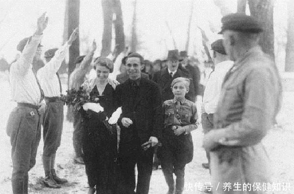 帝国|他是第三帝国殉葬的炮灰,也是希特勒的最好“密友”,没有之一