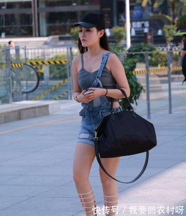 魅力 青春时尚的瑜伽裤穿搭显出女性时尚魅力，秀出迷人自我，低调时尚！