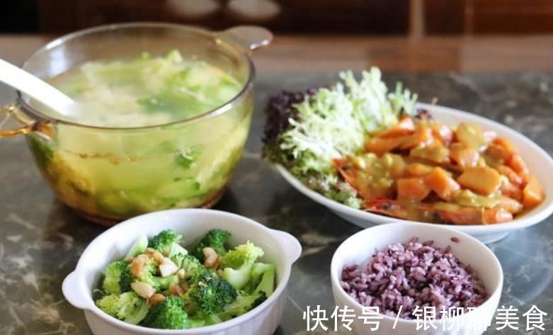 紫菜汤|孩子不在家,老两口的晚餐走红朋友圈,网友:最好的美食要用心做