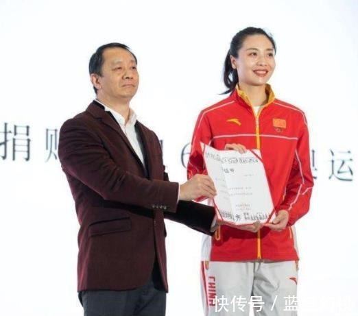 金牌|好棒!魏秋月做出惊人之举,对比,朱婷欠缺一点,惠若琪不可能!