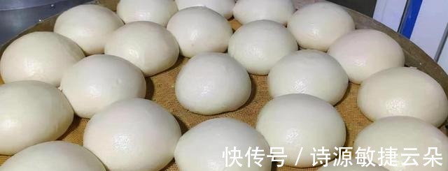 发面时，最忌直接加酵母！再加这2样，半小时发满盆！香软蓬松！