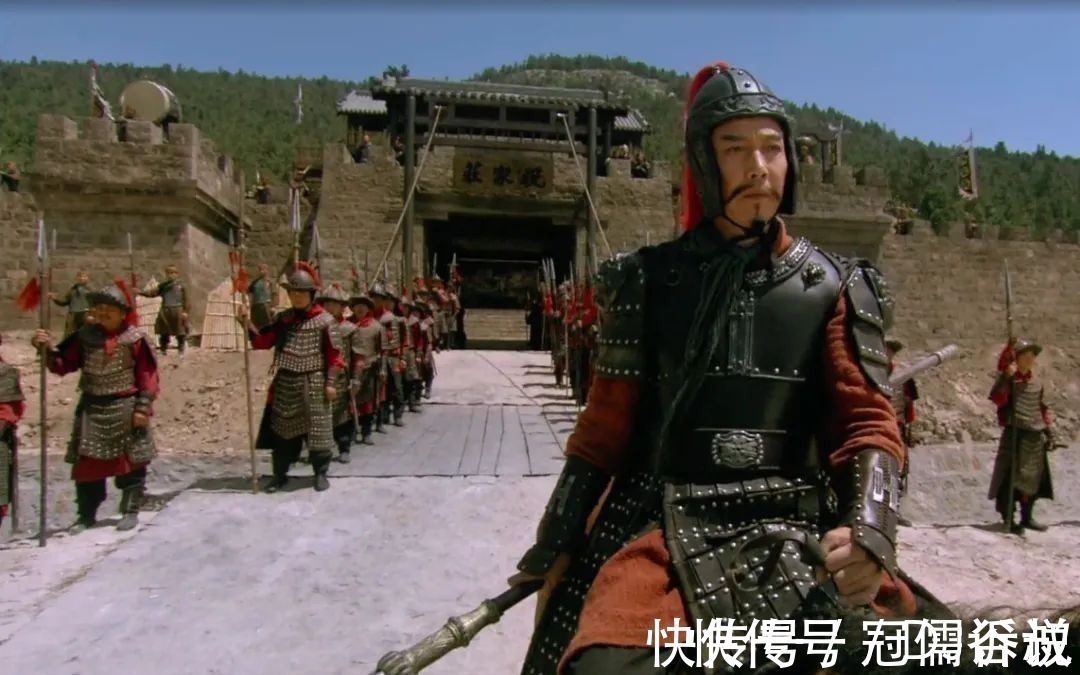 梁山!《水浒》好汉前30名排行,梁山只占8人,卢俊义屈居第二