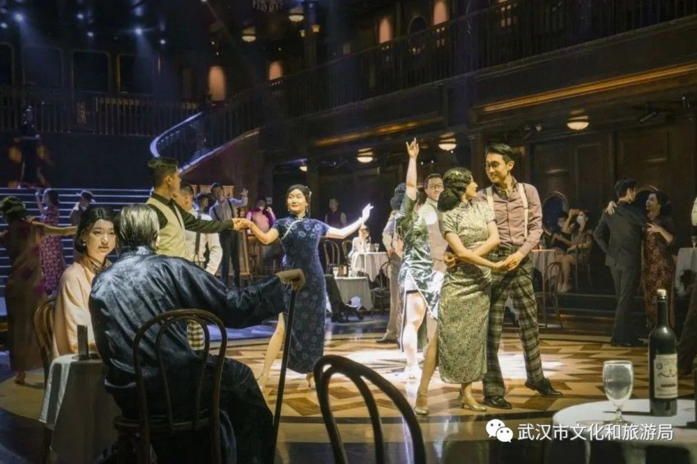 游轮|长江夜游出新招，首个“办大事”的游轮来了！