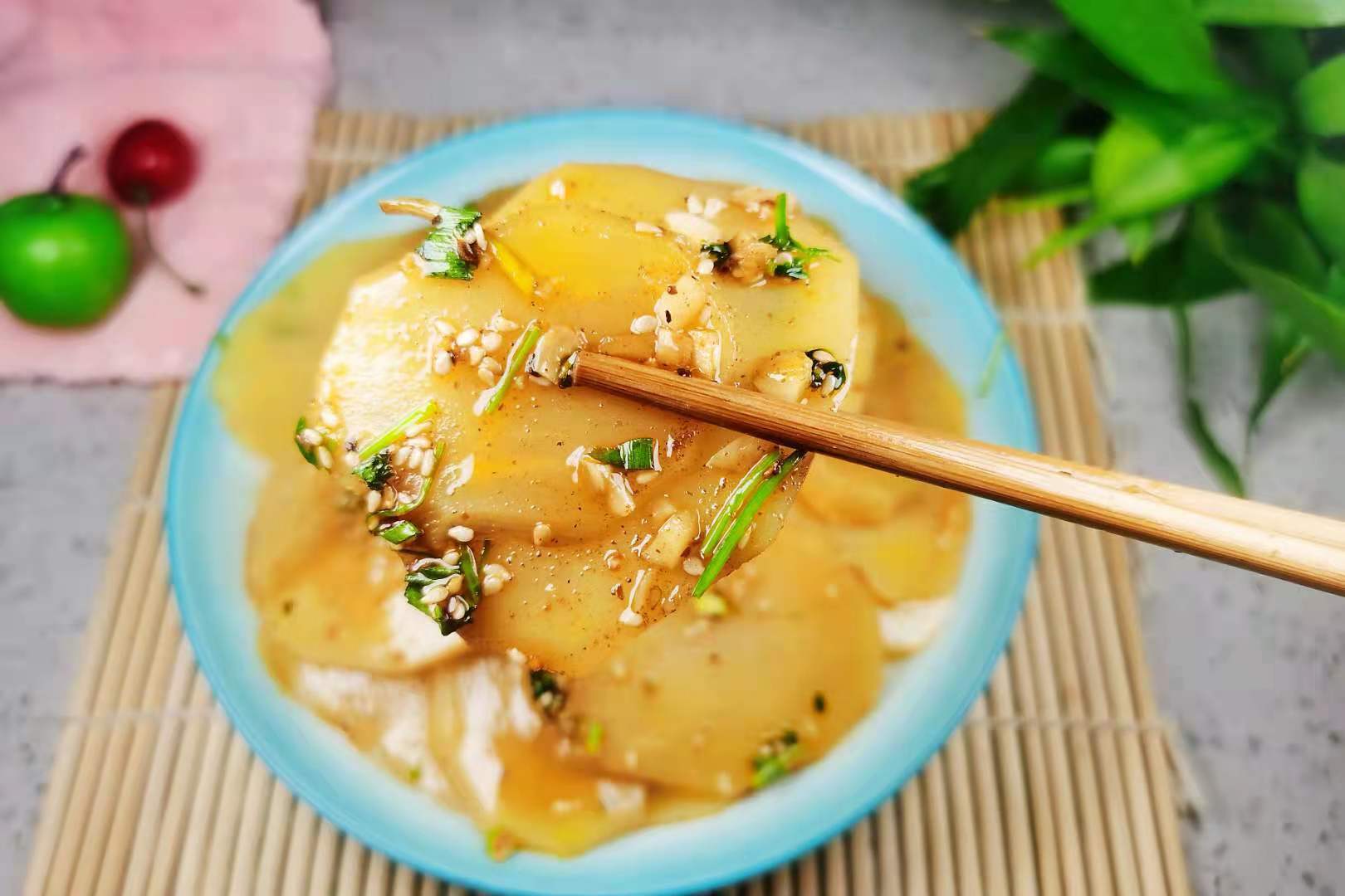 初伏即将到来，土豆的新鲜吃法，不炒也不炖，精神饱满迎初伏