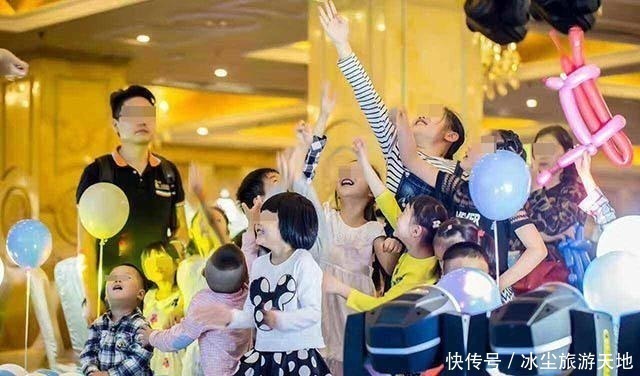 宝宝|父亲给宝宝办百日宴,奢华场面令人惊呼,网友这是要继承皇位