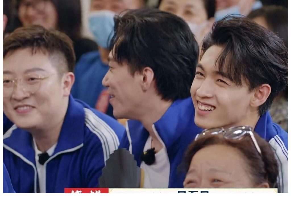 冷板凳|《德云斗笑社》第二季“冷板凳”镜头太少，但其中另有深意