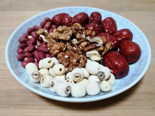  明天腊八节，教你最正宗的腊八粥熬法，香甜软糯喝不够，省时省力