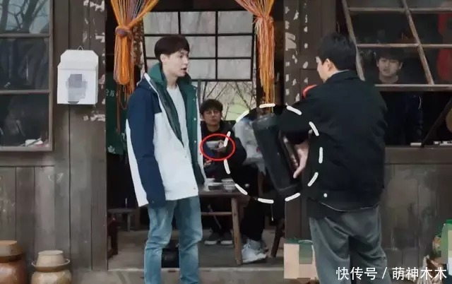 《向往5》又被质疑作假,张艺兴劳动镜头被剪,黄磊做饭也被删