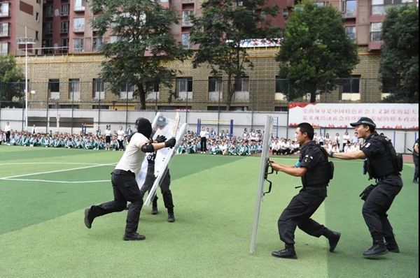 开学第一课|“神兽”归位！今天南明区各中小学开学啦