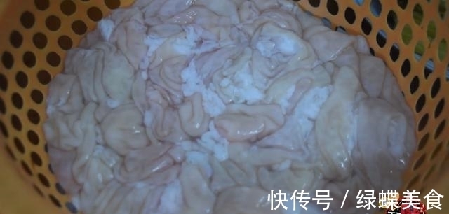 小苏打|酸菜炒大肠最好吃的做法，简单美味又下饭，看看你喜欢吃不？