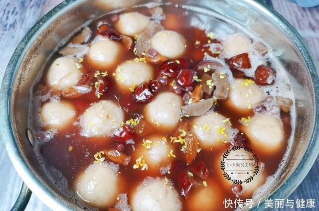 红豆和它是绝配，坚持每天喝一碗，滋补养颜补气血，女人要多喝！