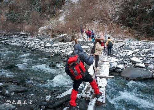 界河|卧龙关冰瀑，号称完爆虎牙，只因这里生活着大熊猫和雪豹吗