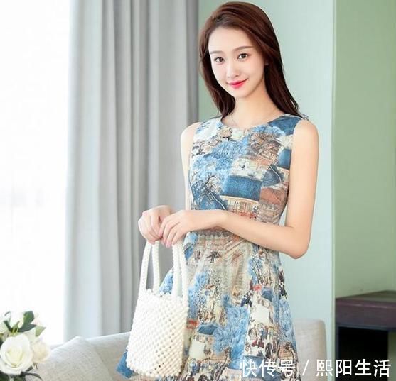 小姐姐|假日出街,别穿单调的蕾丝衫了,看小姐姐穿的连衣裙