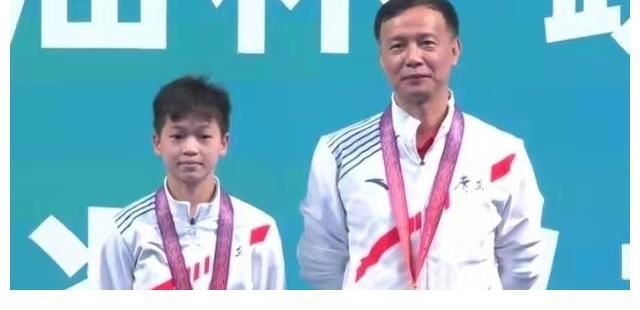 红婵|浓浓姐妹情!全红婵安慰发挥不佳的张家齐 拥抱陈芋汐使出肉麻动作