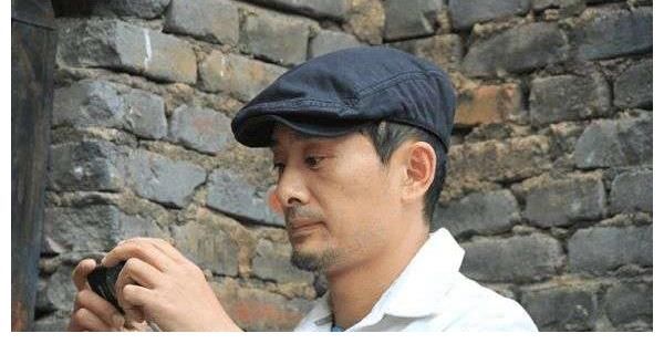 风头曾盖过凤凰传奇,“草根歌王”阿宝为何消声匿迹了?他的故事