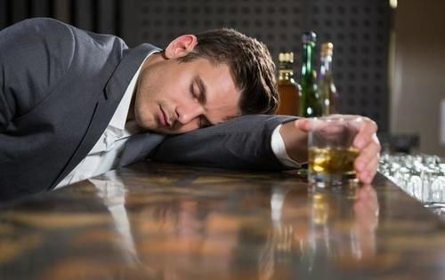 小米粥|胃不好不能吃“苦瓜”？医生提醒：若想养胃，这“4物”尽量远离