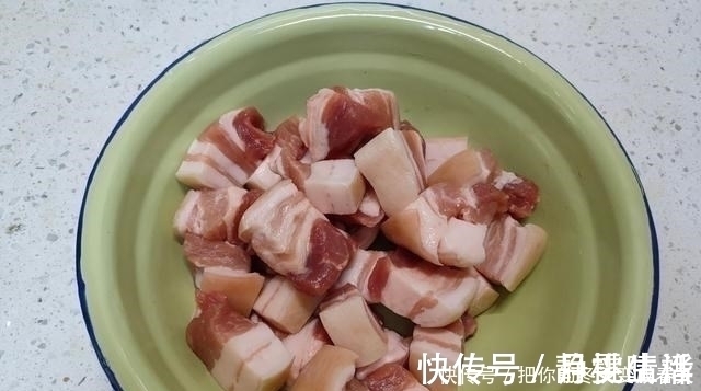 色香味|做红烧肉时，记住“2不放2窍门”，肉质软糯不发柴，好吃不油腻