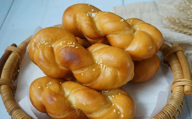 麻花|想吃麻花不用买,自己在家也能做,外酥里软,满满的儿时味道