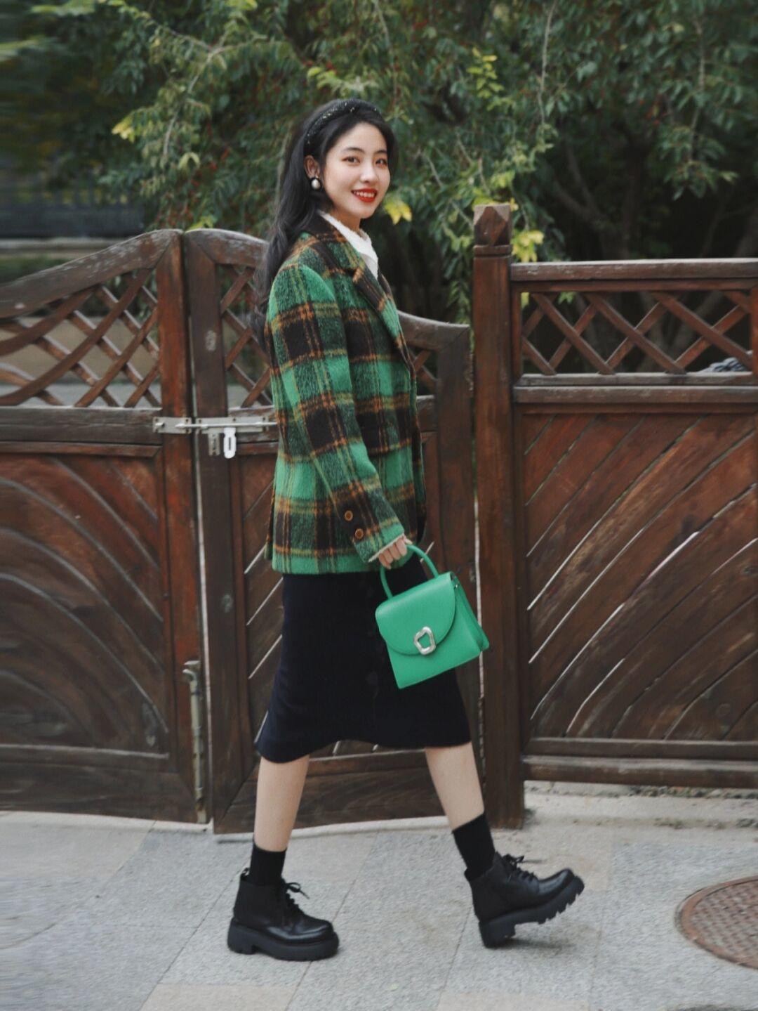 半身裙|没有高颜值、大长腿也别焦虑,试试“毛呢外套”,太适合普通大众