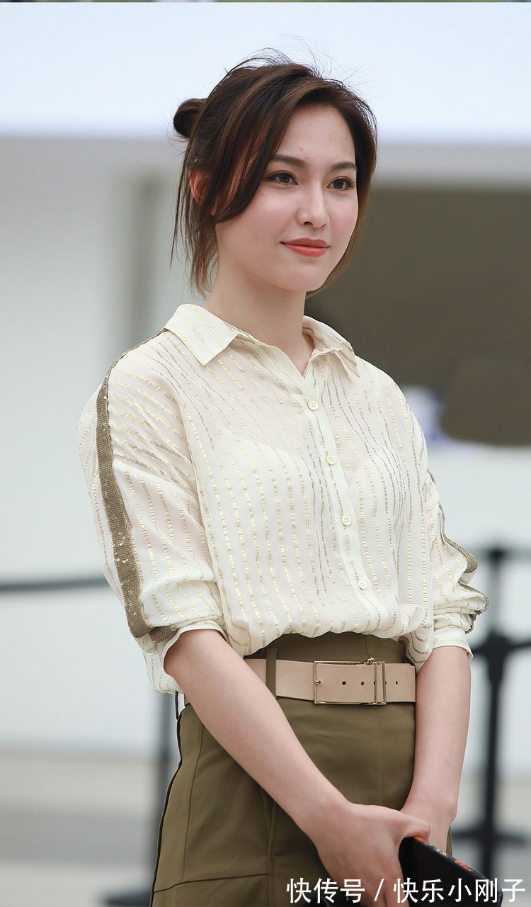 优雅|初秋衬衫配半身裙,穿出了温婉大气,美的优雅时尚又显干练