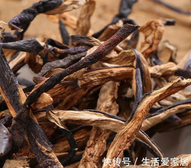 芝麻叶|4种“晒干”更香的蔬菜,可以存放1年,第三种留着冬天炖肉,真香