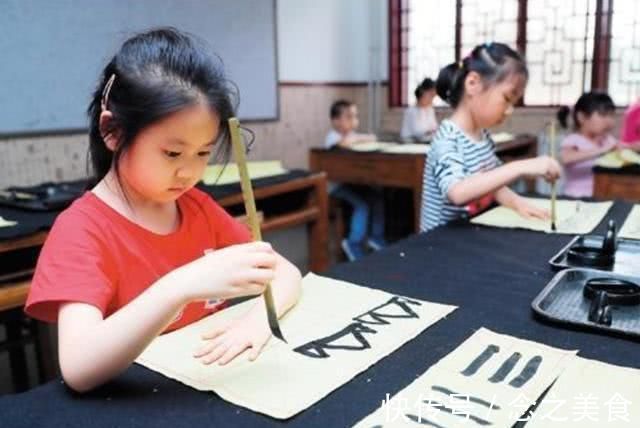 字体|9岁男孩写字被误认为印刷体,老师不忍心扣分,网友王羲之再世