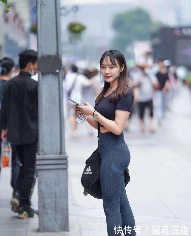 高腰|打底裤瞬间提升气场，看起来好像瘦了好多，还散发出运动休闲气息